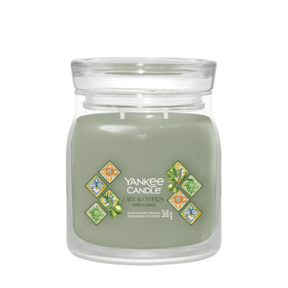 Yankee Candle medium olive & cypress