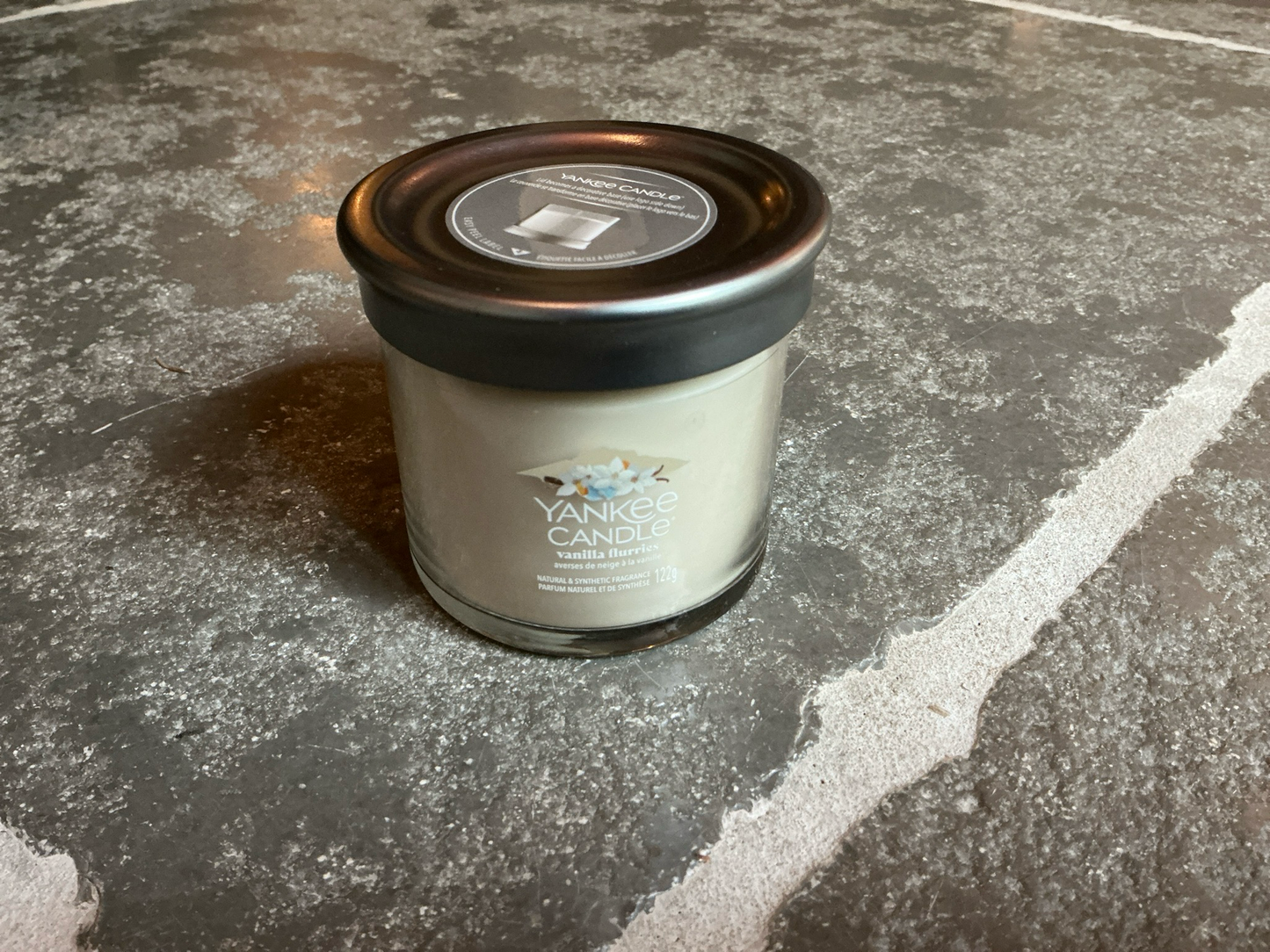 Yankee Candle small Vanilla Flurries