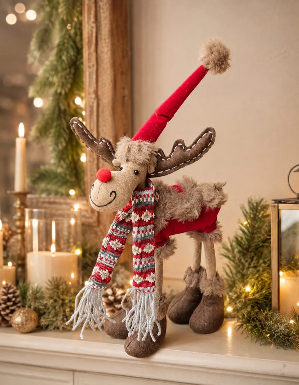 Staande eland met rode velvet outfit 40cm