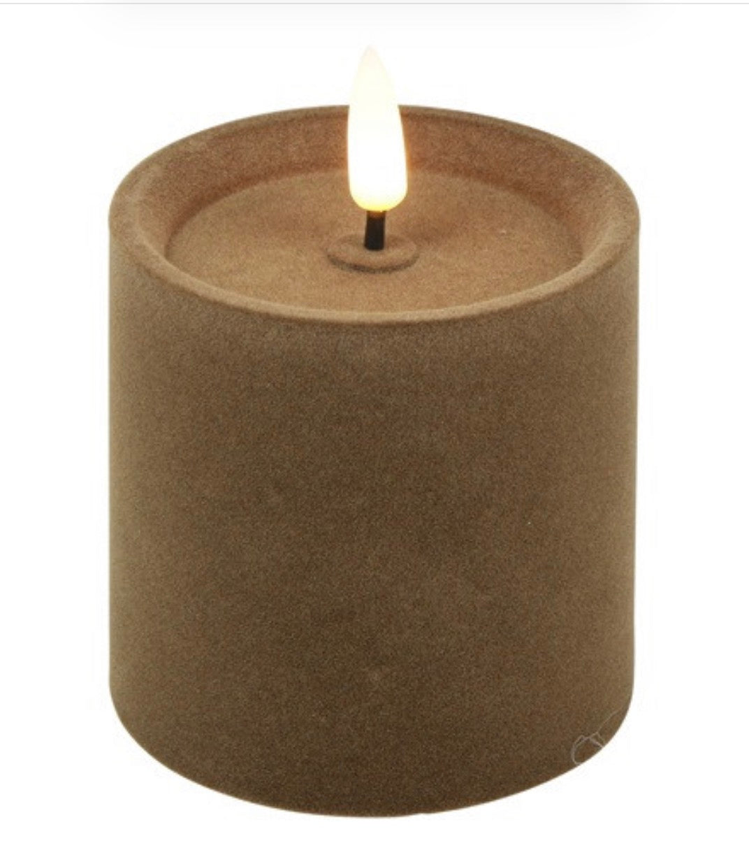 LED Kaars Stomp velvet Ø7,5CM ro Lyon S taupe-7,5x7,5x7,5CM