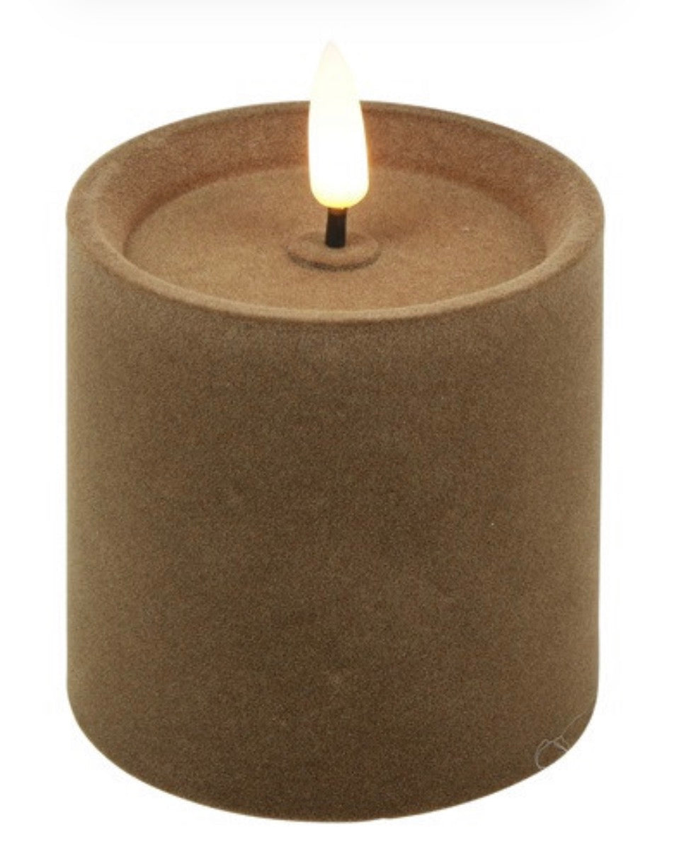 LED Kaars Stomp velvet Ø7,5CM ro Lyon M taupe-7,5x7,5x10CM
