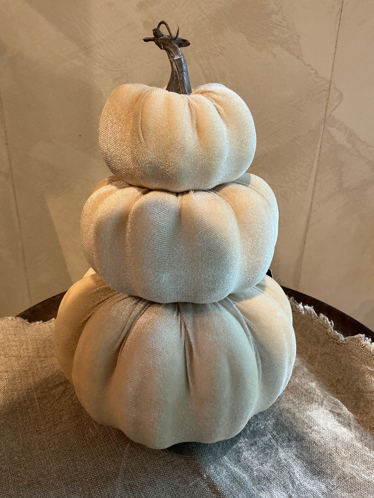 Pompoenen op  elkaar wit 20x15cm