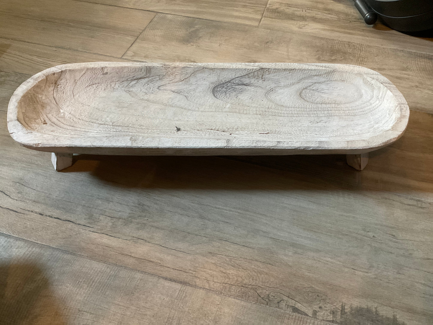 Wit dienblad op pootjes