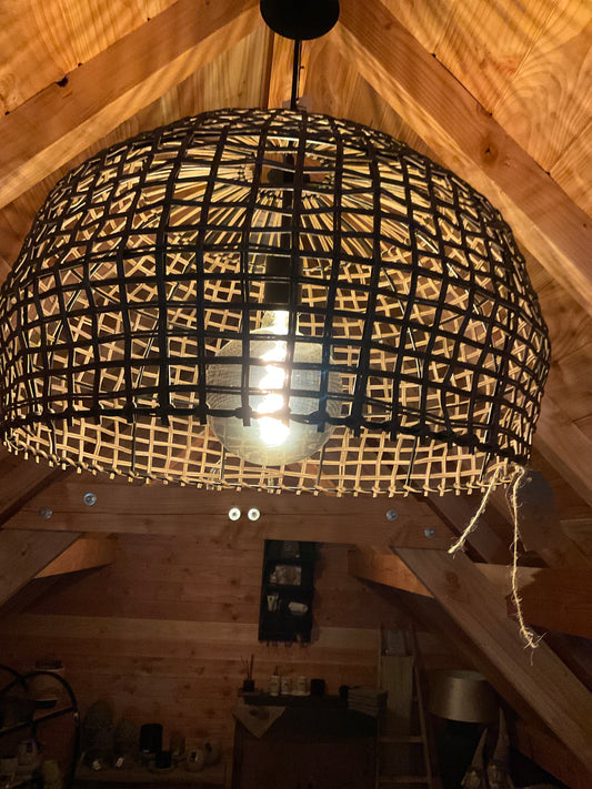 Zwarte lamp om op te hangen