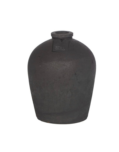 Still Black vaas met smalle hals Afmetingen Ca. 40 B x 40 D x 48 H cm