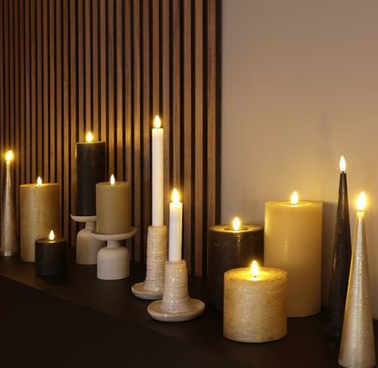 Zwarte led stompkaars 15 cm hoog