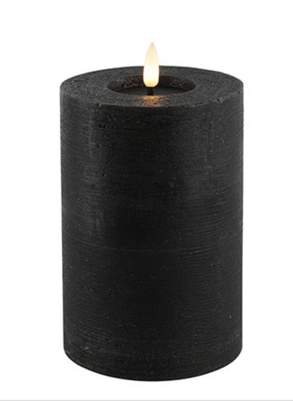 Zwarte led stompkaars 15 cm hoog