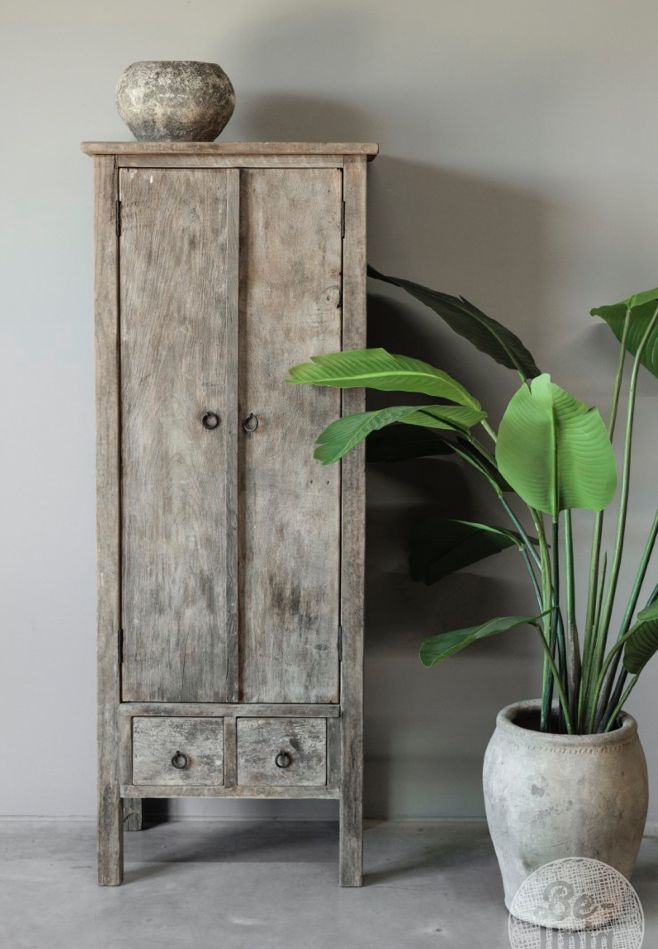 Kastje met gesloten deuren 160x60x40cm HxBxD