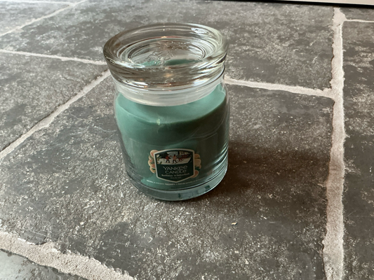 Yankee Candle medium holiday winterfest