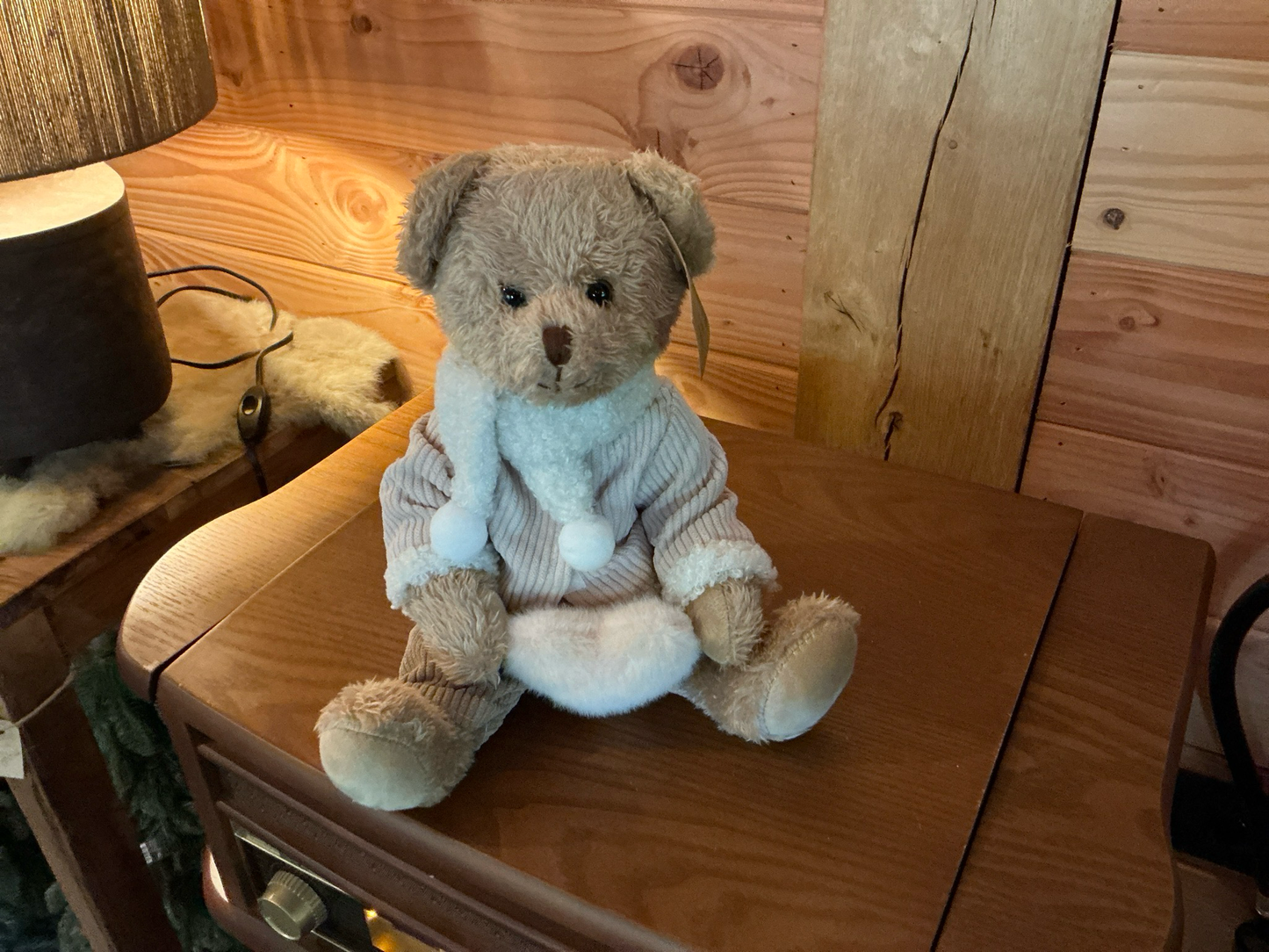 Winterbeer met sjaal 30cm