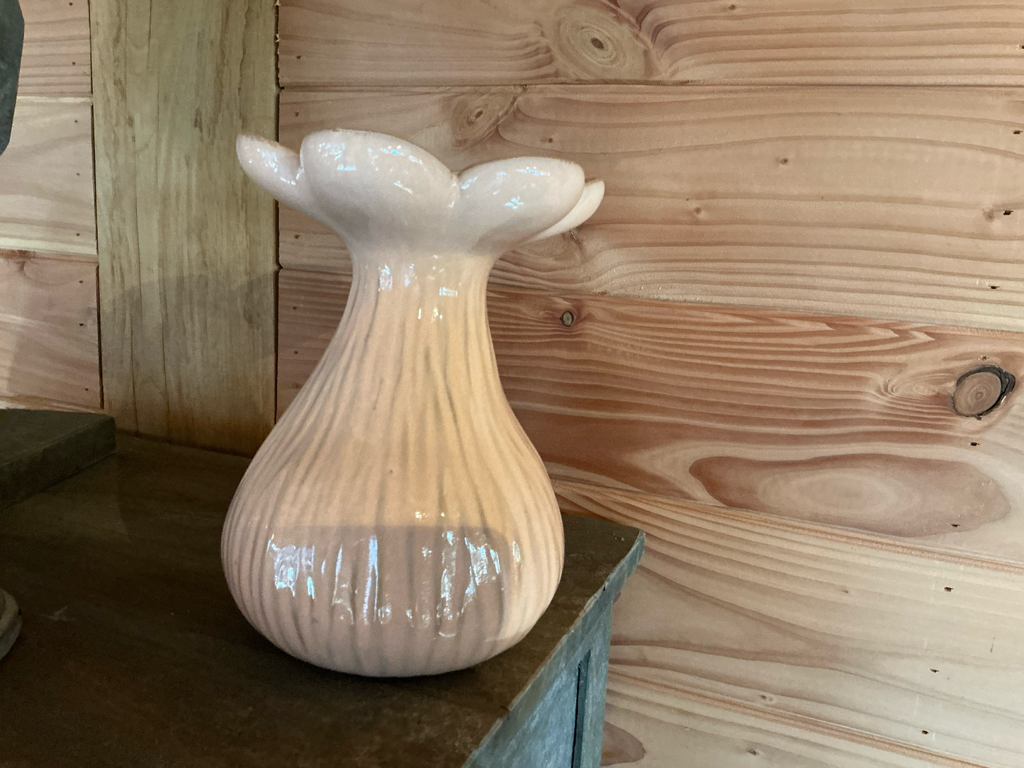 Donker of licht roze vaas bloemvorm