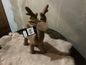 Rendier staand in veloers beige 27x17cm
