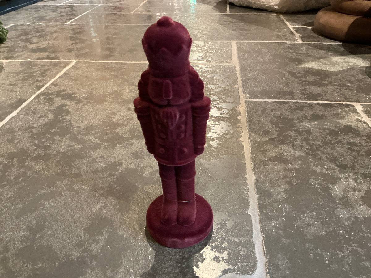 Notenkraker in velvet bordeaux