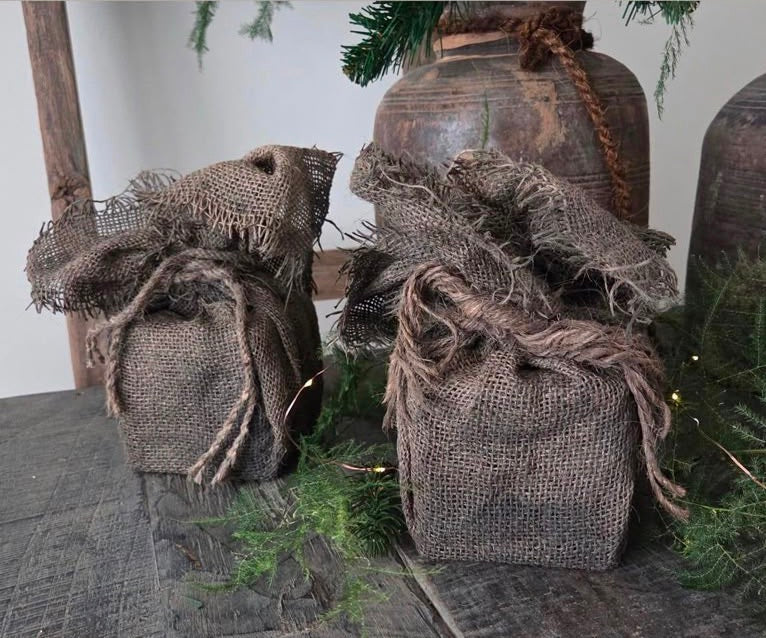 Cadeaupakje in jute 18x18cm