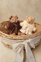 Mini fluffy meisjes beertjes in mand (2) 15cm (handgemaakt)